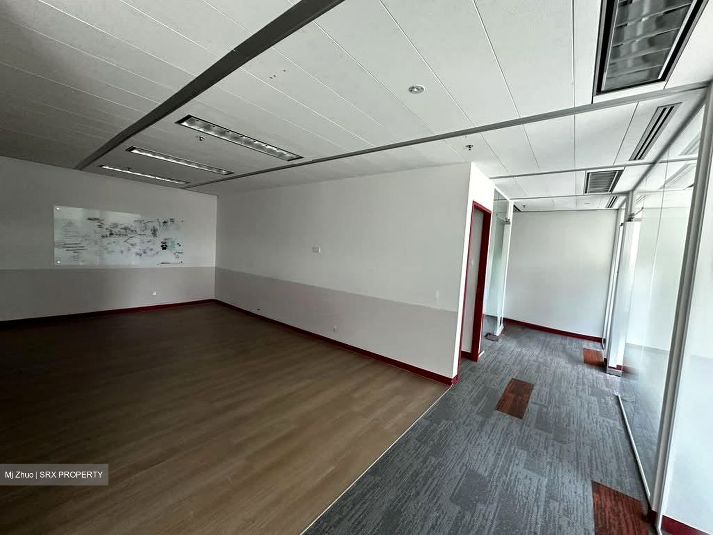 Gateway West (D7), Office #544182421